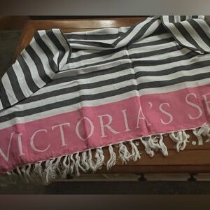 Victoria's Secret Fringe Throw/ Blanket Pink Striped 💗🖤🤍